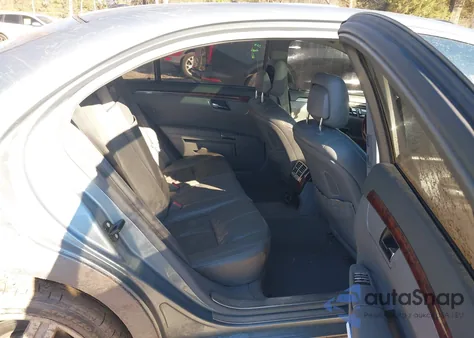 2008 Mercedes-Benz S 550 4Matic z USA, uszkodzony, nr VIN WDDNG86X08A182511